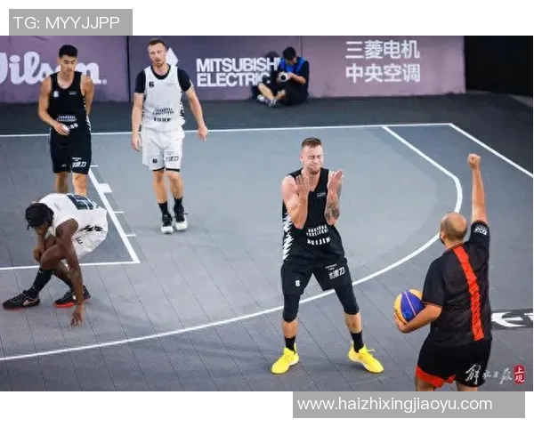 成都篮球队在大师赛中的耐力表现分析与战术探讨